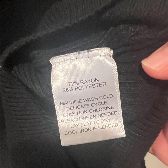 Studio 12 large ribbed Classic Black Sleeveless stretchy Tank Top - Picture 3 of 7